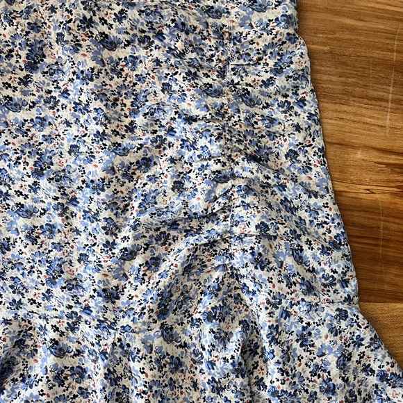 Abercrombie and Fitch floral skort - Picture 3 of 6